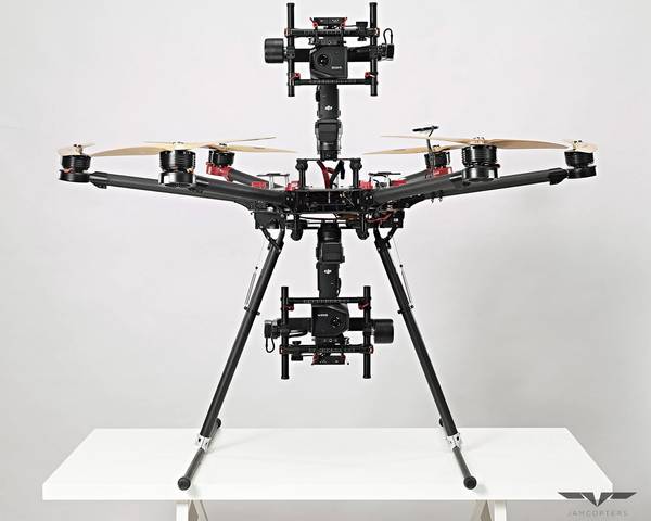 inspekční dron s duální kamerovou hlavou.jpg